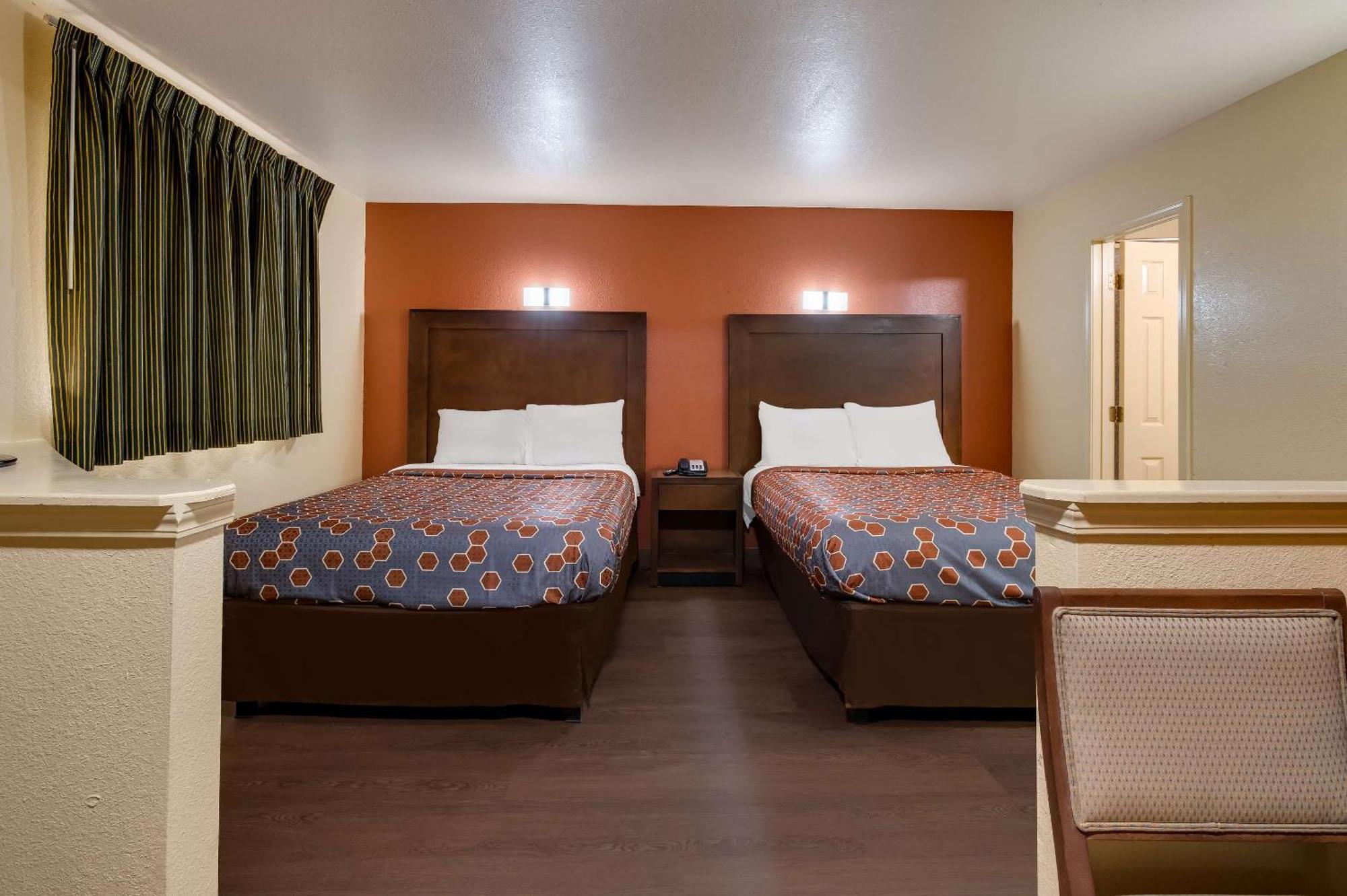 Rodeway Inn & Suites East New Orleans Exterior photo